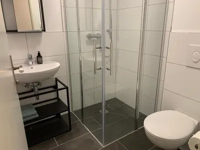 Ein Badezimmer in der Unterkunft Seenland Fewo - 3