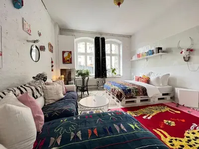Ein Bett oder Betten in einem Zimmer der Unterkunft Artisanal Warehouse Conversion