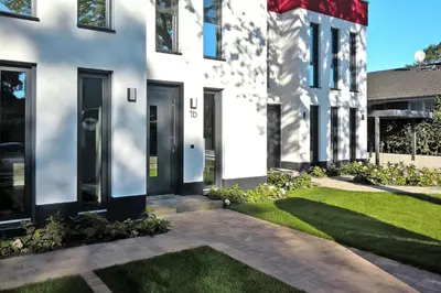 Das Gebäude in dem sich die Ferienwohnung befindet