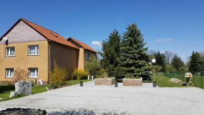 Ein Garten an der Unterkunft FeWo Schütz