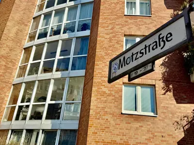 Ein Zertifikat, Auszeichnung, Logo oder anderes Dokument, das in der Unterkunft BigMotz ausgestellt ist