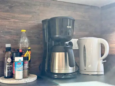 Kaffee-/Teezubehör in der Unterkunft Sonnenblick Apt in Schöneberg - nähe Ku'damm