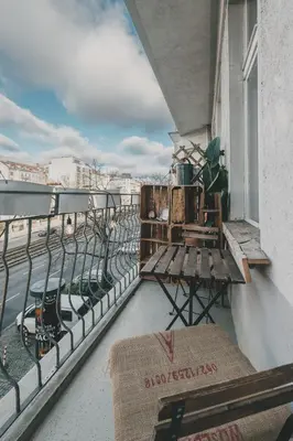Ein Balkon oder eine Terrasse in der Unterkunft Altbauloft im Herzen Berlins