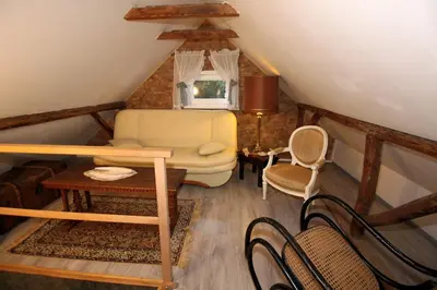 Ein Sitzbereich in der Unterkunft Berlinurlaub im Grünen, 6 Betten, Pool, Sauna, Spielplatz, Grill, Tischtennis