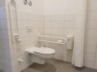 Ein Badezimmer in der Unterkunft Hogulu - Rollstuhlfreundliches App 24