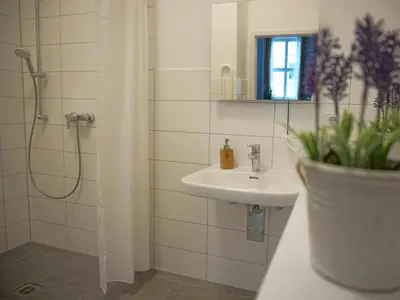 Ein Badezimmer in der Unterkunft Hogulu - Rollstuhlfreundliches App 24