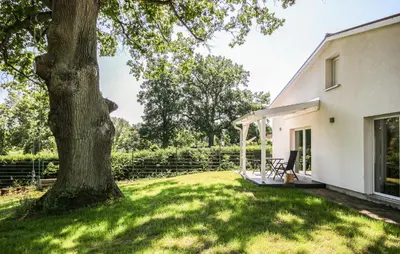 Ein Garten an der Unterkunft Klassisch