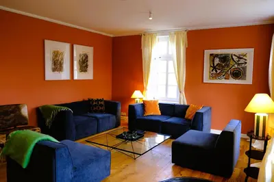 Ein Sitzbereich in der Unterkunft Hofensemble nahe Berlin