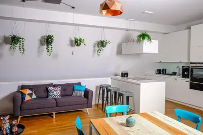 Küche/Küchenzeile in der Unterkunft Berlin Roof&Chill Loft I OverTheTop 2-level I 170m2 I 2 Bäder I Bachelor I Familien I Gruppen I Events