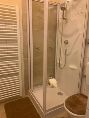 Ein Badezimmer in der Unterkunft 1 Zimmer Wohnung in Trebbin mit PKW Stellplatz