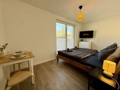 TV/Unterhaltungsangebot in der Unterkunft MontiRooms- Apartment nahe Berlin & Natur