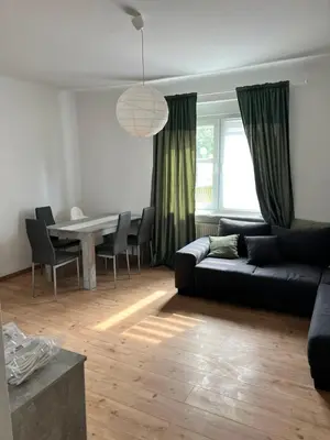 Ein Sitzbereich in der Unterkunft Geräumig, modern und perfekt angebunden!
