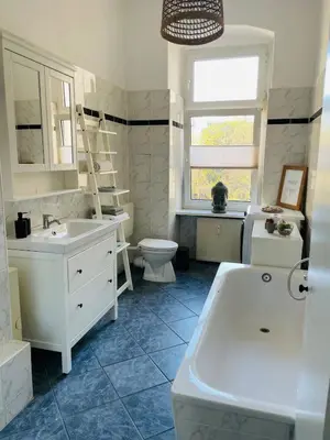 Ein Badezimmer in der Unterkunft StadtOase - Im Kiez von Neukölln 3Zi 100qm