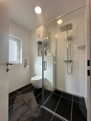 Ein Badezimmer in der Unterkunft Damaschke Apartment 1 Kurfürstendamm