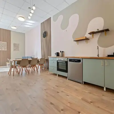 10er Crew Spot Nähe Berghain und Boxhagener Platz