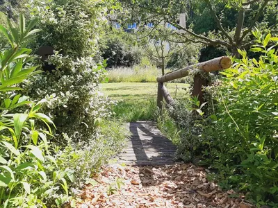 Ein Garten an der Unterkunft Die Malche Gäste und Tagungshaus 17