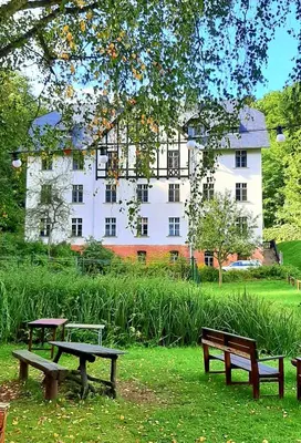 Ein Garten an der Unterkunft Die Malche Gäste und Tagungshaus 16