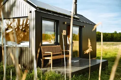 Grundriss der Unterkunft Offgrid Cabin am See in Brandenburg Tiny House Natururlaub bei Berlin
