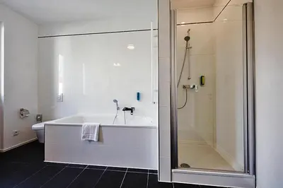 Ein Badezimmer in der Unterkunft Apartment für 6 Personen in Strausberg