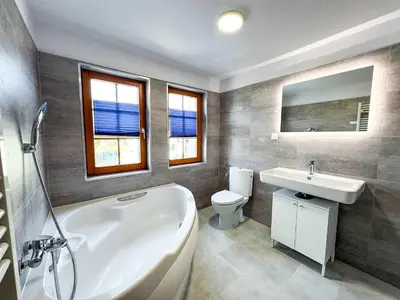 Ein Badezimmer in der Unterkunft Large Apartment for Large Groups south of Berlin