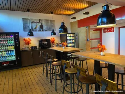 Ein Restaurant oder anderes Speiselokal in der Unterkunft Jugendherberge Berlin - Am Wannsee