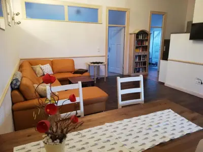 Ein Sitzbereich in der Unterkunft Oderbruchhütte