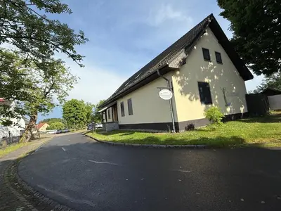 Das Gebäude in dem sich die Ferienwohnung befindet