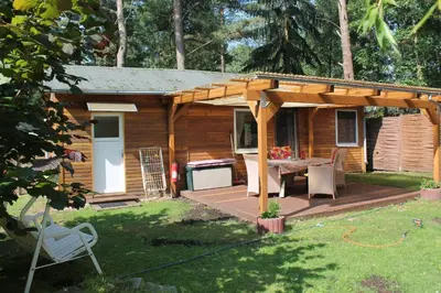 Ein Garten an der Unterkunft Haus Waldidyll am See 1