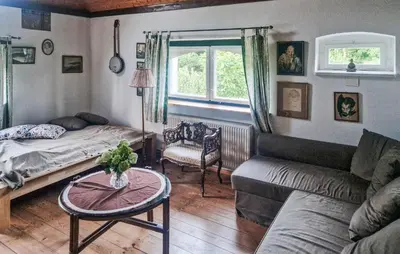 Ein Sitzbereich in der Unterkunft 2 Bedroom Gorgeous Home In Stechlin