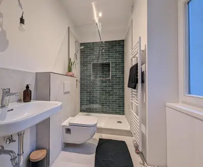Ein Badezimmer in der Unterkunft Neue Kiezwohnung im Hinterhof