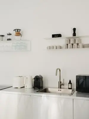 Küche/Küchenzeile in der Unterkunft NOOK x Salon - Gallery-Apartment in Friedrichshain