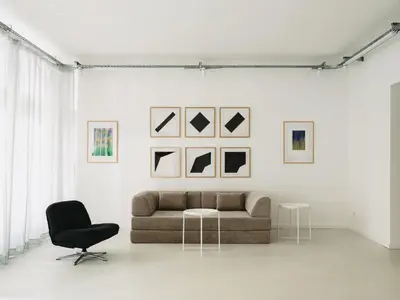 Ein Sitzbereich in der Unterkunft NOOK x Salon - Gallery-Apartment in Friedrichshain