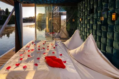 Ein Bett oder Betten in einem Zimmer der Unterkunft NIDO by PATIO