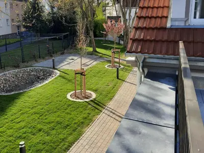 Ein Garten an der Unterkunft Seeapartment Wustrau