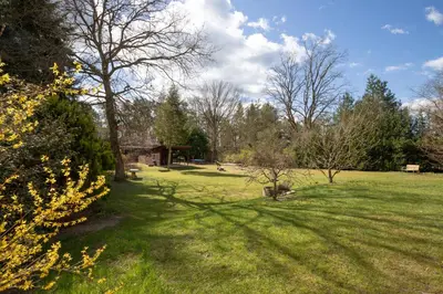 Ein Garten an der Unterkunft Ferienhaus Neuland 4 - Entspannung in Seenähe