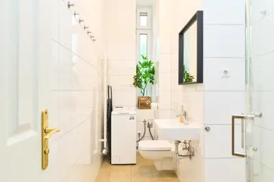 Ein Badezimmer in der Unterkunft Apartment nähe Mauerpark - 65 QM