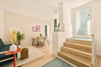 Ein Sitzbereich in der Unterkunft Kreuzberg - Fürbringerstraße Kiez Apartment