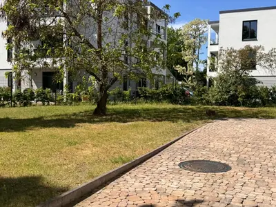 Ein Garten an der Unterkunft Apartment 2 am Werlsee