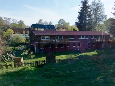 Das Gebäude in dem sich die Ferienwohnung befindet