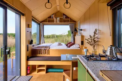 Grundriss der Unterkunft Offgrid Cabin Klaudia am See in Brandenburg Tiny House Natururlaub & Retreat bei Berlin