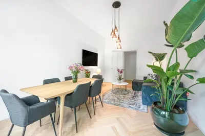 TV/Unterhaltungsangebot in der Unterkunft The Bornholmer, Spacious 100m2, Ideal for Groups & Families, 2BR, huge living room, 4 - 8 Guests