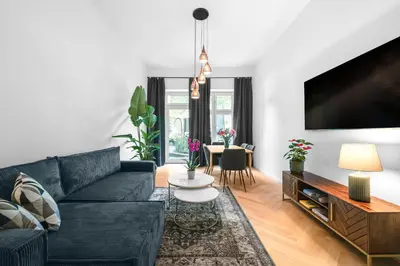 Ein Sitzbereich in der Unterkunft The Bornholmer, Spacious 100m2, Ideal for Groups & Families, 2BR, huge living room, 4 - 8 Guests
