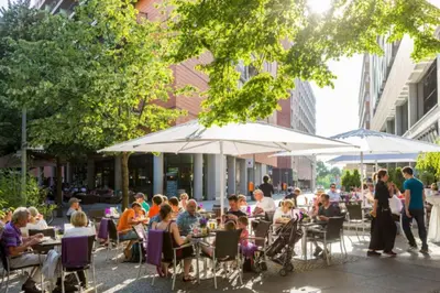 Gäste, die in der Unterkunft Urban Base Apartment for 9 in Berlin Mitte übernachten