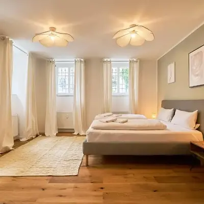 Urban Base Apartment for 9 in Berlin Mitte