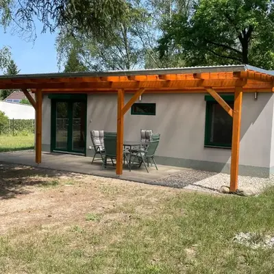 2 Bungalows in Motzen bei Berlin nur 300 m vom See und Strandbad entfernt