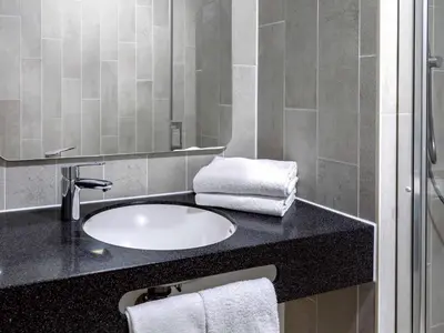Ein Badezimmer in der Unterkunft B&B HOTEL Berlin Airport-Nord