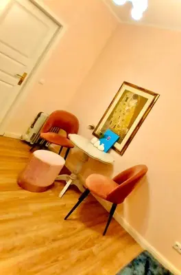Ein Sitzbereich in der Unterkunft Prenzlauer Berg, Cozy Ground Floor Apartment