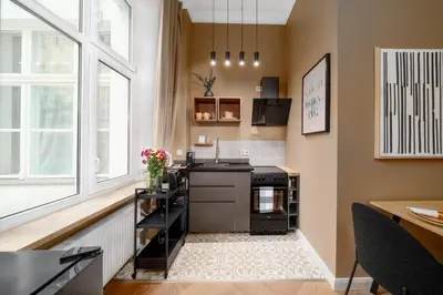Küche/Küchenzeile in der Unterkunft Homely Berlin - Heritage Studio , Kingsize Bed , Kitchen , WiFi