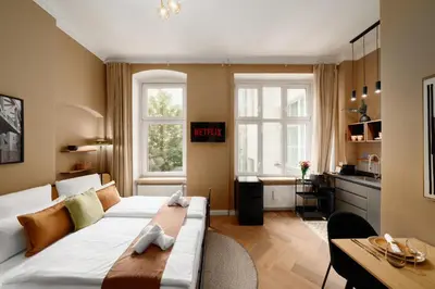 Ein Sitzbereich in der Unterkunft Homely Berlin - Heritage Studio , Kingsize Bed , Kitchen , WiFi