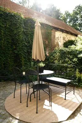 Ein Garten an der Unterkunft Design Apartment with Garden